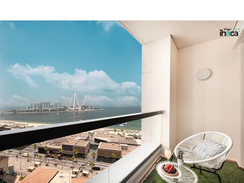 View (from property/room), Balcony/Terrace, City view, Sea view