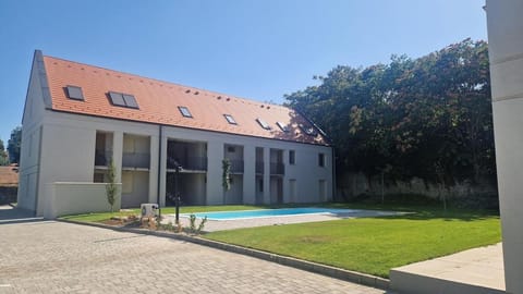 Property building, Garden, Pool view, Swimming pool, Swimming pool