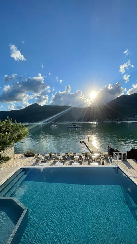 Pool view, Swimming pool, sunbed