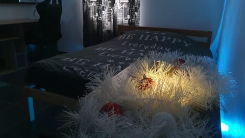Bed, Photo of the whole room