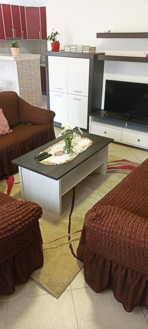 Kitchen or kitchenette, Seating area