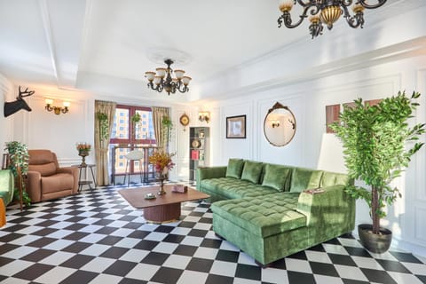 Living room, Seating area