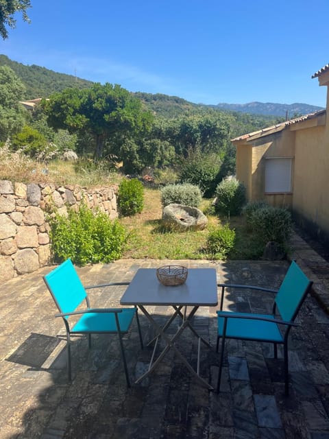 T2 dans villa avec piscine House in Porto-Vecchio