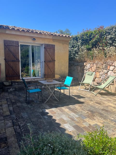 T2 dans villa avec piscine House in Porto-Vecchio