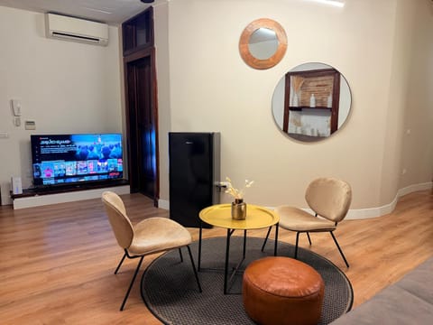 Living room, Seating area, Evening entertainment