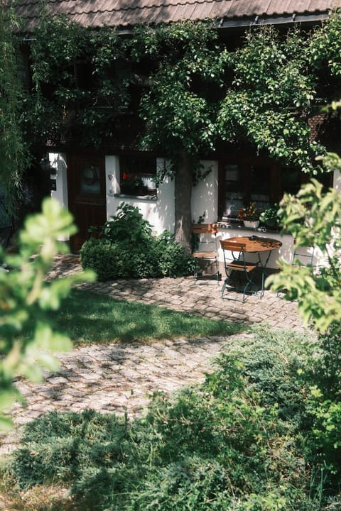 Facade/entrance, Seating area
