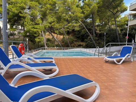 Swimming pool, Swimming pool