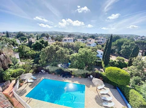 Day, Natural landscape, Pool view, Swimming pool, sunbed