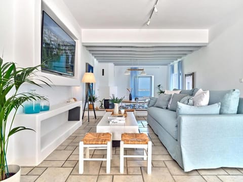 TV and multimedia, Seating area