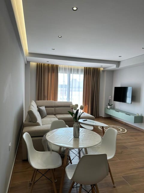Communal lounge/ TV room, Seating area, Evening entertainment