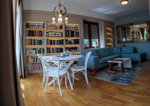 Library, Living room, Seating area
