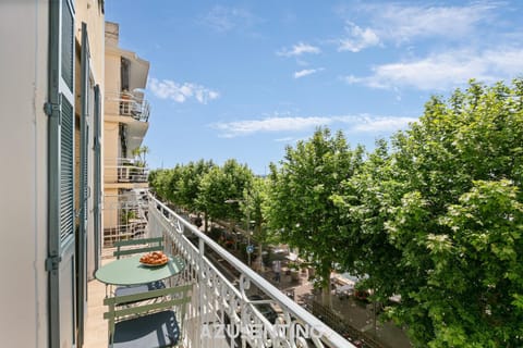 Spring, Day, Balcony/Terrace, City view, Sea view