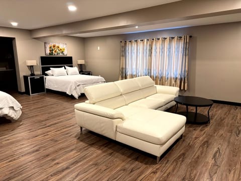 Four Seasons Inn Hotel in Ohio