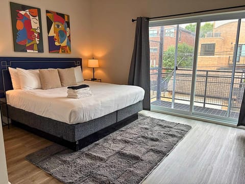 Sleek Style 3BR Haven - Free Parking - Ashland 2N Apartment in Bucktown