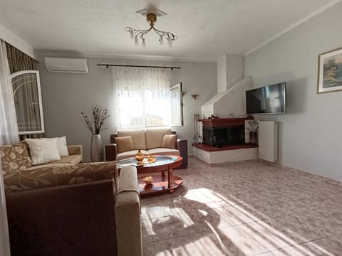 Blue Scent Halkidiki - Cosy 2Bdr Holiday Home & Private Parking & Garden - 300m from the beach House in Halkidiki