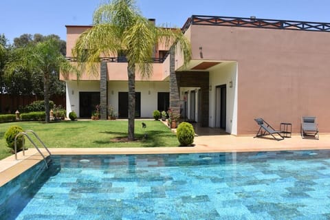 Property building, Garden view, Pool view