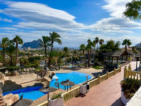 Day, Mountain view, Pool view, Sea view, Swimming pool, sunbed