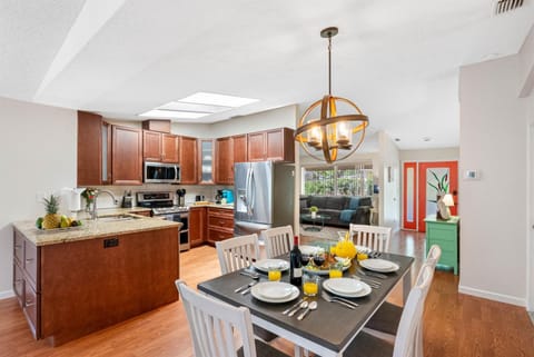 Amazing 3BR 2BA Pool House Relax & Unwind! House in Tarpon Springs