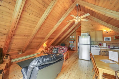 UP Badger Lodge BnB-Loft Family Bed and Breakfast in Wisconsin
