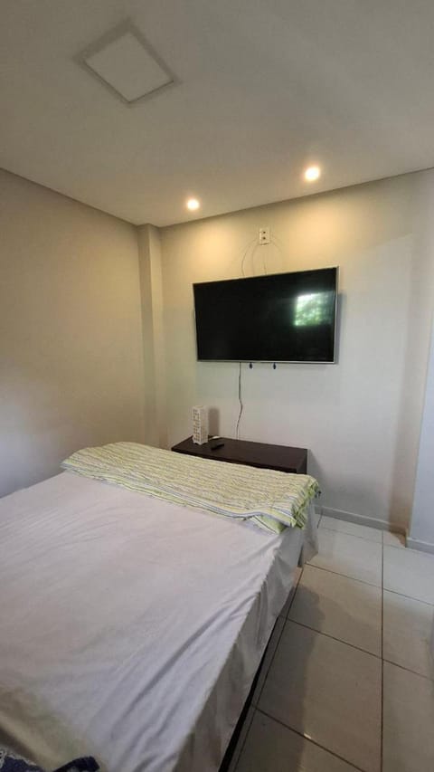 Bed, TV and multimedia, Bedroom