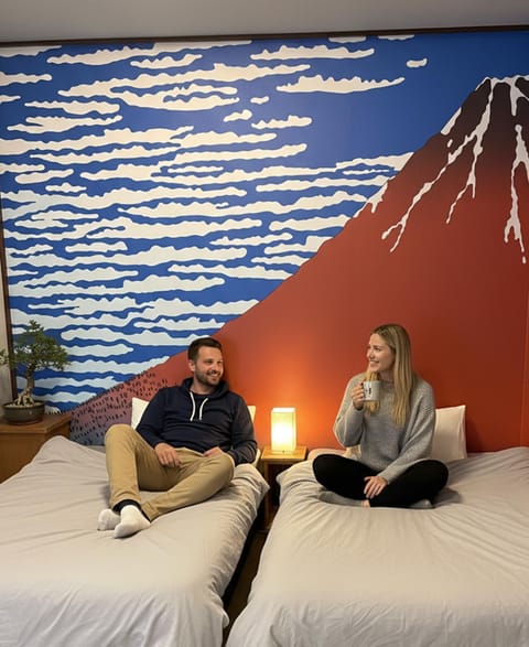Bed, People, Photo of the whole room, Bedroom, Guests