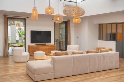 Communal lounge/ TV room, TV and multimedia, Living room, Seating area