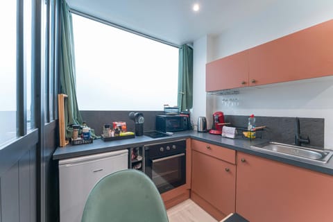 Kitchen or kitchenette, Living room