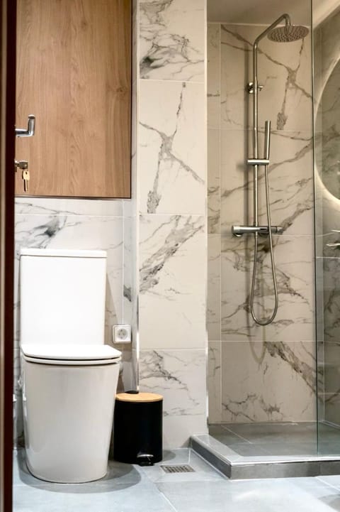 African Adventure Apartment Apartment in Pireas