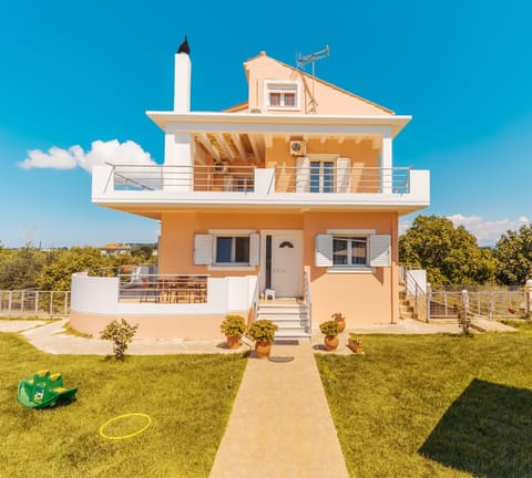 Property building, Day, Garden, View (from property/room), Balcony/Terrace, Garden view