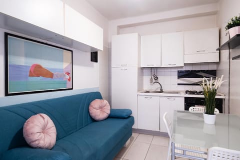 Living room, Seating area, oven, kitchen