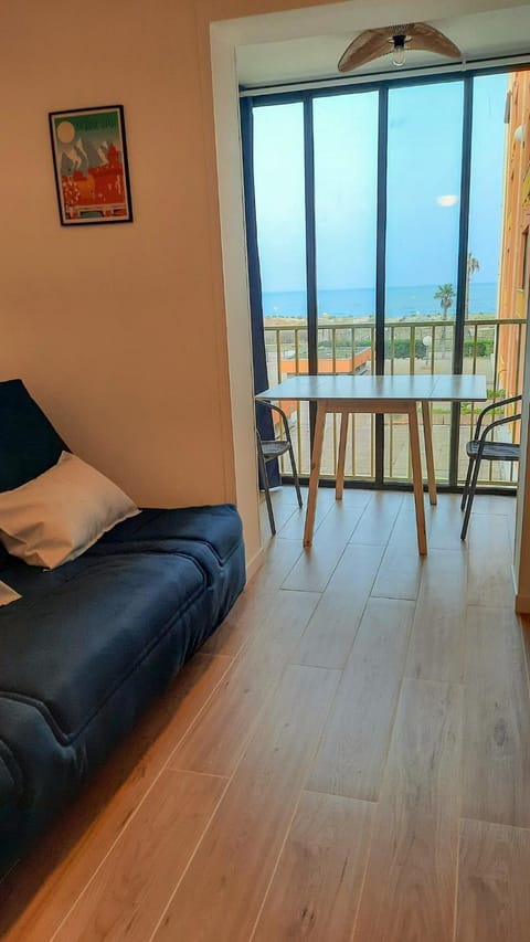 Living room, Sea view