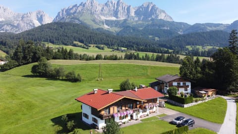 Property building, Natural landscape, Bird's eye view, Mountain view, Parking