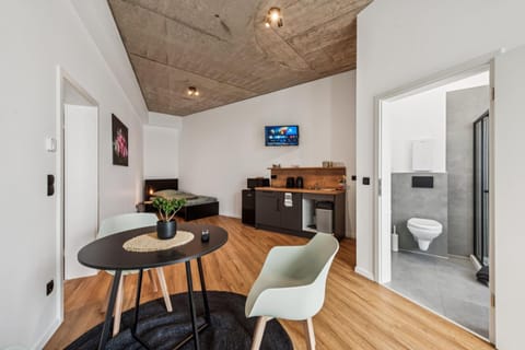 Bathroom, TV and multimedia, Coffee/tea facilities, Living room, Photo of the whole room, Seating area, Bedroom, kitchen