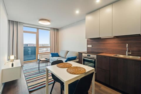 Kitchen or kitchenette, Seating area, Dining area