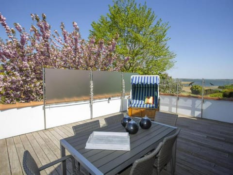 Fewo OG - Rügenbrise mit Seeblick mit 3 Bädern Apartment in Mecklenburg-Vorpommern, Germany