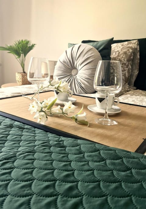 Bed, Living room, Bedroom