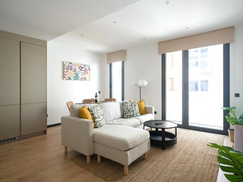 Living room, Photo of the whole room, Seating area