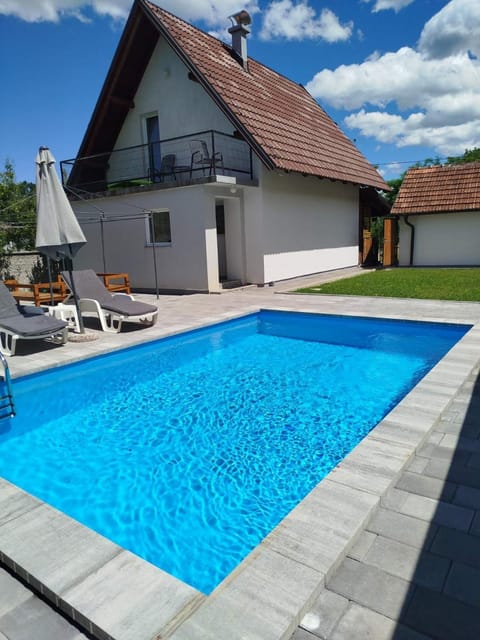 Property building, Pool view, Swimming pool
