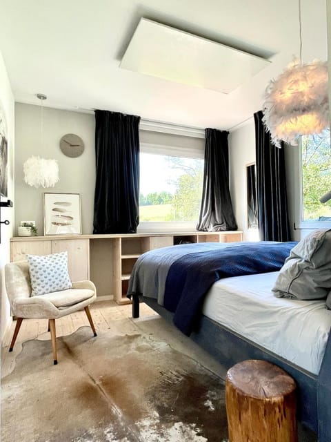 Bed, Bedroom