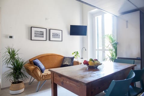 TV and multimedia, Dining area