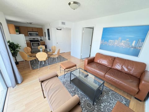 Living room, Seating area, Dining area, air conditioner