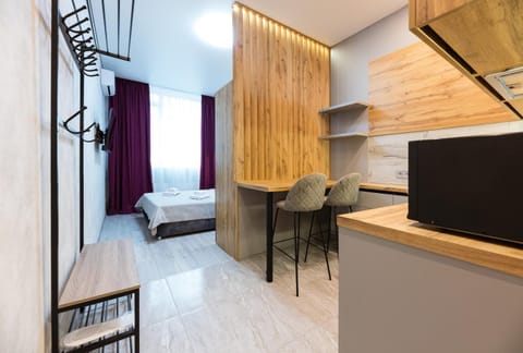 Bed, TV and multimedia, Kitchen or kitchenette, Photo of the whole room, Bedroom