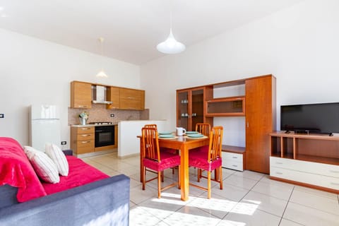 Communal lounge/ TV room, Kitchen or kitchenette, Living room, oven, pet friendly, stove