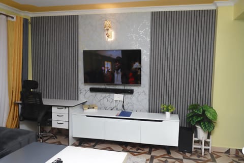 Communal lounge/ TV room, TV and multimedia, Living room, Seating area, Evening entertainment