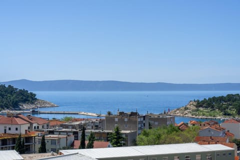 City view, Sea view