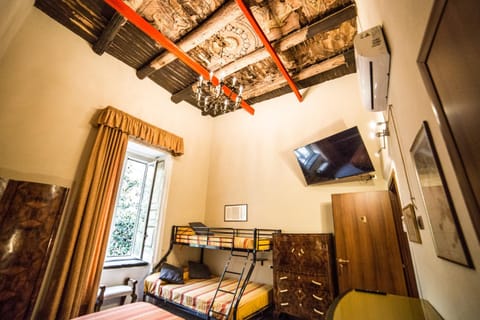 Bedroom, air conditioner