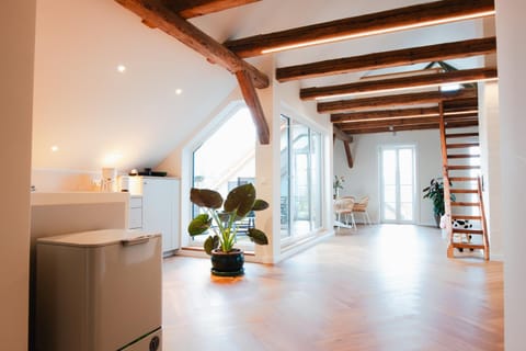 Balcony/Terrace, Kitchen or kitchenette, Seating area, Dining area, kitchen