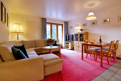 TV and multimedia, Living room, Dining area