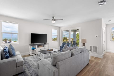 Beacon by the Sea- Unit B House in Bradenton Beach