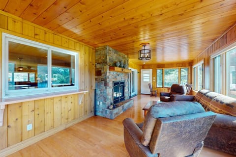 The 19th Hole Lakeside House in Eagle River